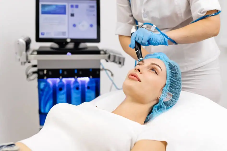 SkinPen microneedling treatment for facial rejuvenation and skin texture